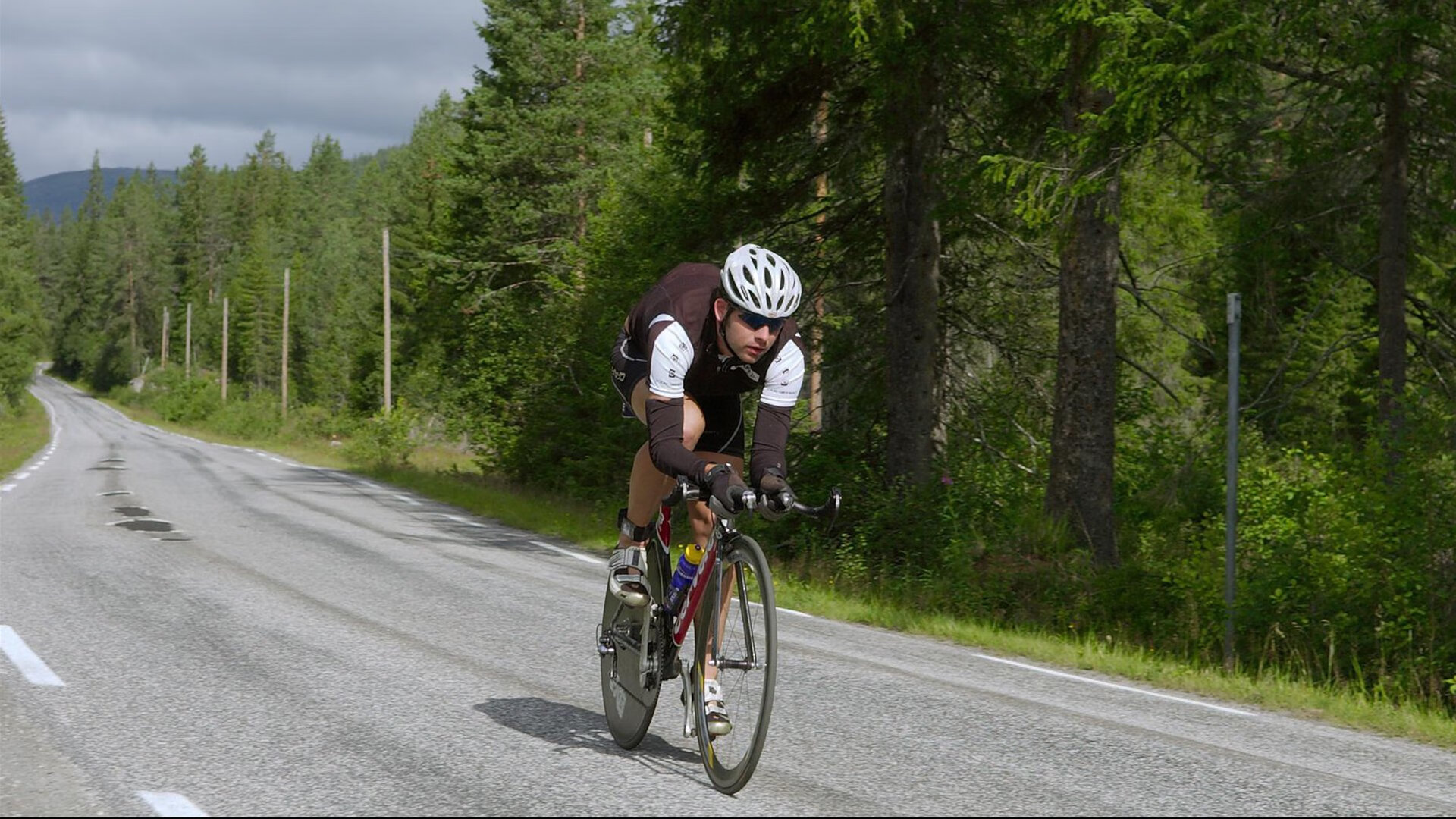开云平台-_极地冰雪运动体验馆：都市中的白色奇迹_，极地冰镇